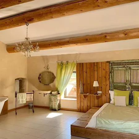 Holiday home Mas Des Terres Rouges